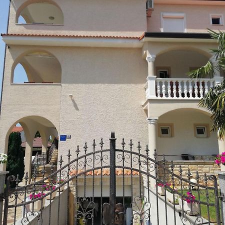 פורץ Apartments Rose מראה חיצוני תמונה