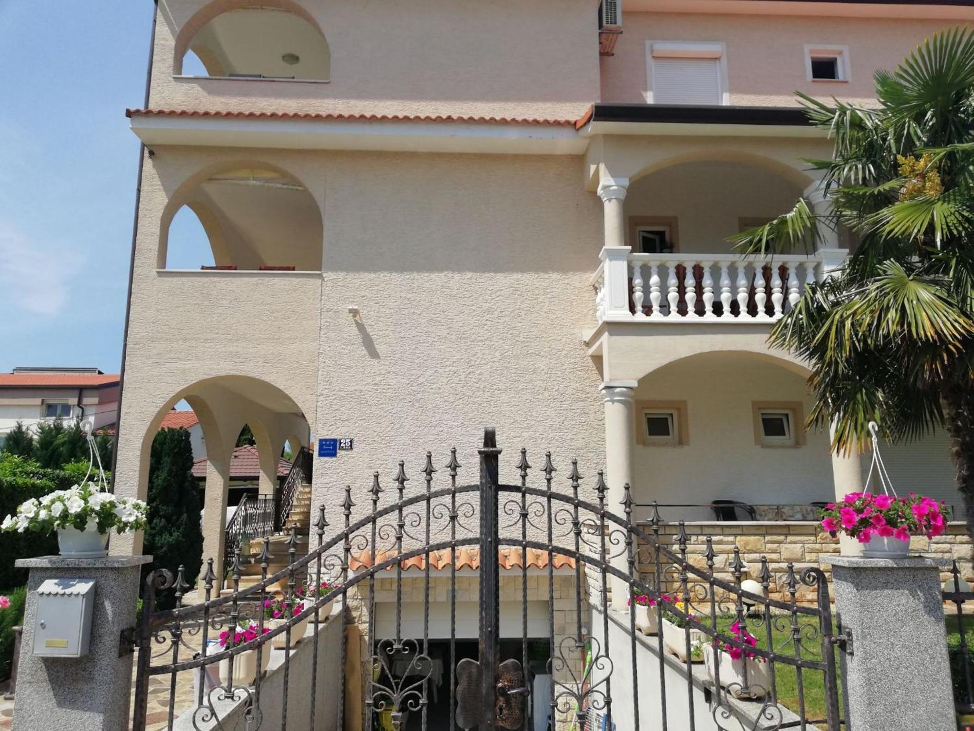 פורץ Apartments Rose מראה חיצוני תמונה